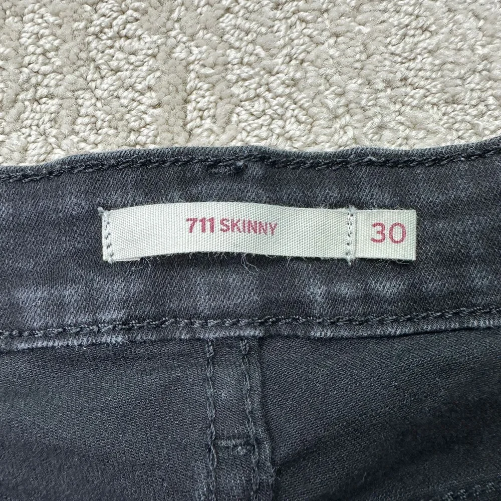 Levis 711 Jeans Women Black Distressed Skinny Slim Mid-Rise Denim Pants Size 30 - Picture 4 of 12